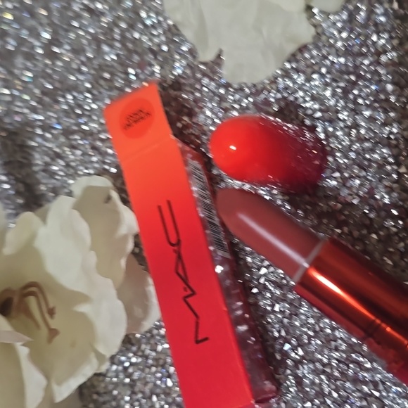 ❇️🧚‍♀️LOOKIN' LIKE WEALTH MAC DISCONTINUED Lim. Ed. Lipstick NWOBOX - Picture 8 of 10